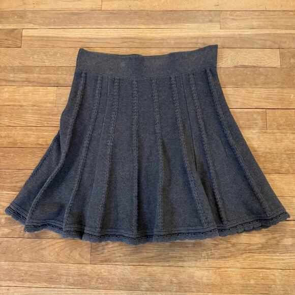 CAbi Dresses & Skirts - Cabi gray knit pull on a-line mini skirt size small S 
 b10